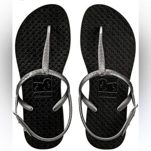 Hotmarzz Woman’s Flip Flops Sandals Black Gray US 6 NWOT